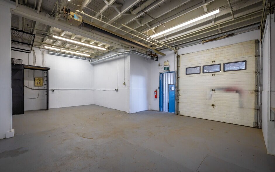 More Photos Of 11951 Mitchell Rd, Richmond Warehouse For Lease