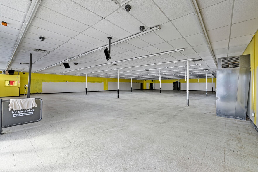 More Photos Of 301-303 N George St, Goldsboro Storefront For Lease