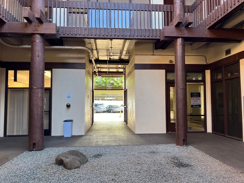 More Photos Of 302 California Ave, Wahiawa Medical For Sale