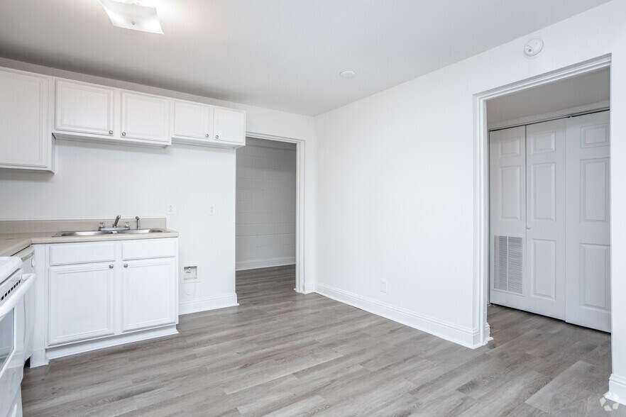 More Photos Of 1895 Clinton Rd, Macon-Bibb Apartments For Sale