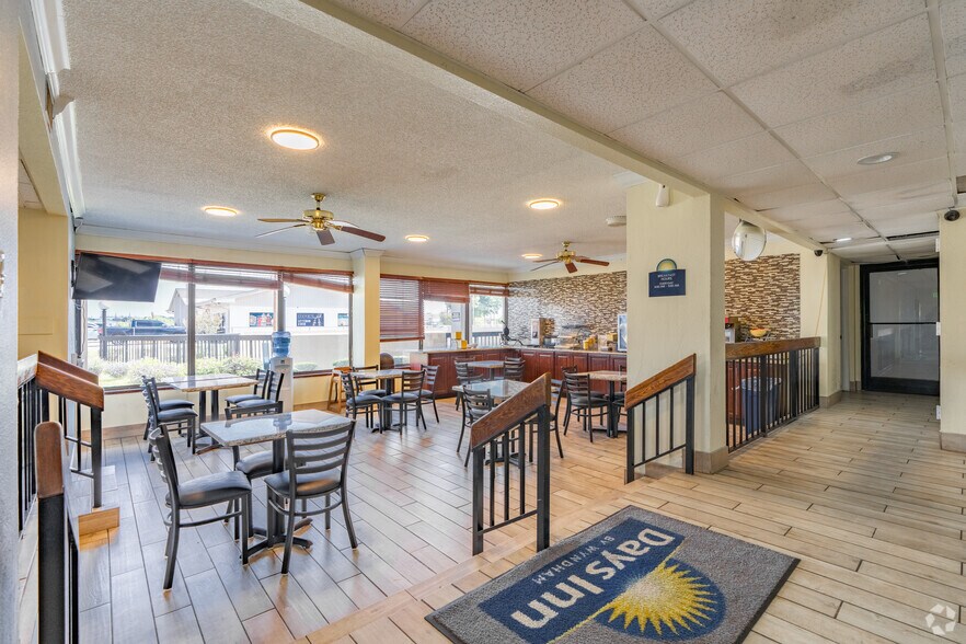 More Photos Of 2701 Highway 82 E, Greenville Hotel For Sale