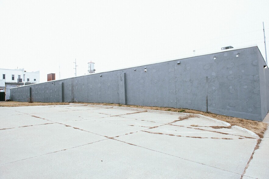 More Photos Of 115 E Washington, Winterset Office For Sale