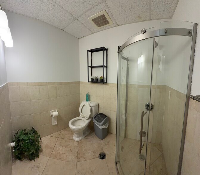 More Photos Of 5791A NW 151st St, Miami Lakes Office For Sale