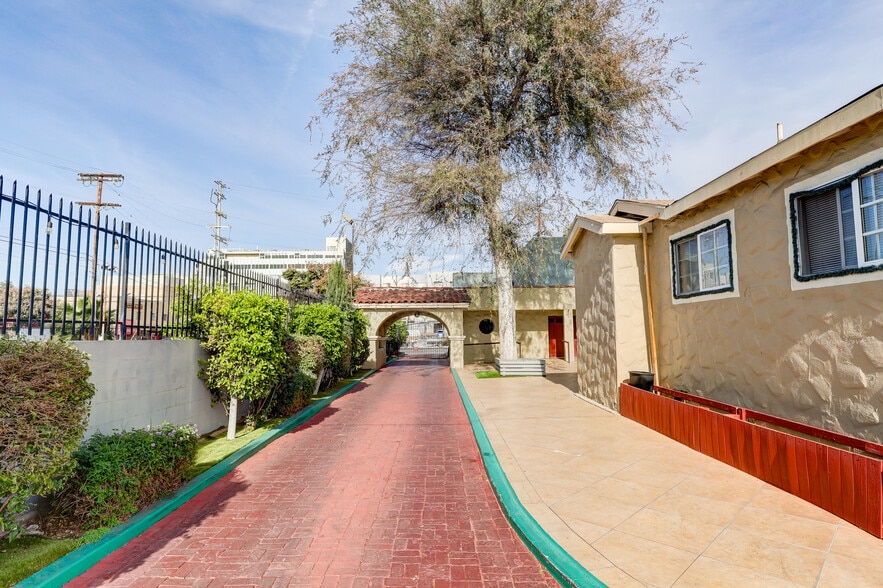 More Photos Of ,  Unknown For Sale