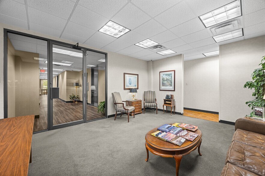 More Photos Of 1411 West Ave, Austin Office For Sale