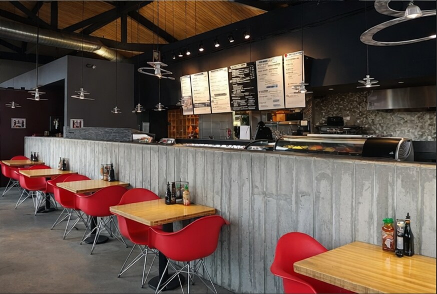 More Photos Of 100 W Troutman Pky, Fort Collins Restaurant For Lease