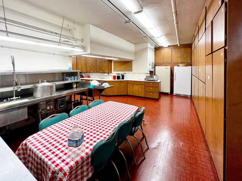 More Photos Of 4630 N Maryland Ave, Portland Religious Facility For Sale