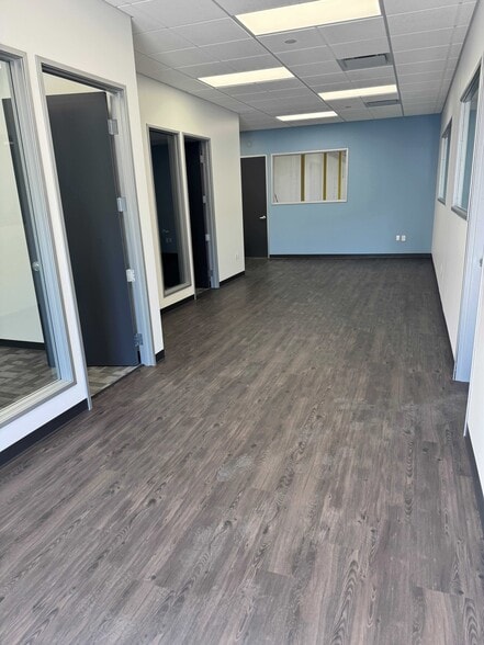 More Photos Of 131 W 33rd St, National City Warehouse For Lease