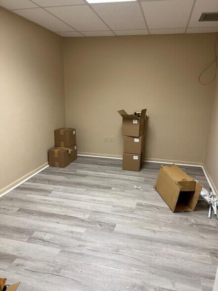 More Photos Of 16521 San Carlos Blvd, Fort Myers Office For Lease