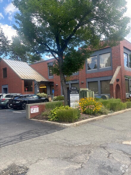 More Photos Of 637-651 Washington St, Brookline Office For Lease
