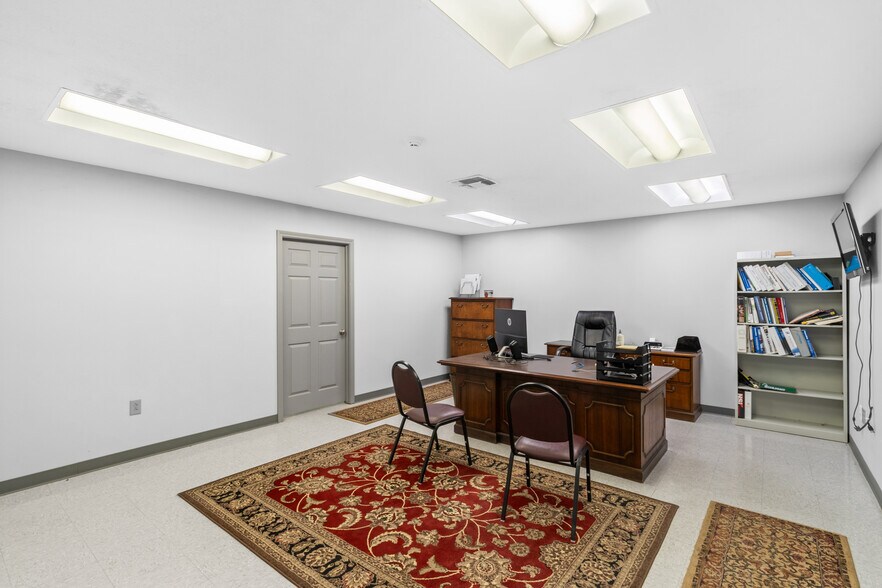 More Photos Of 3375 Rock Prairie Rd W, College Station Warehouse For Lease