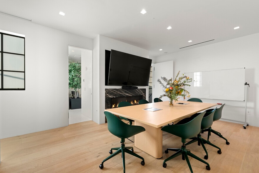 More Photos Of 1346 Abbot Kinney Blvd, Venice Office For Sale