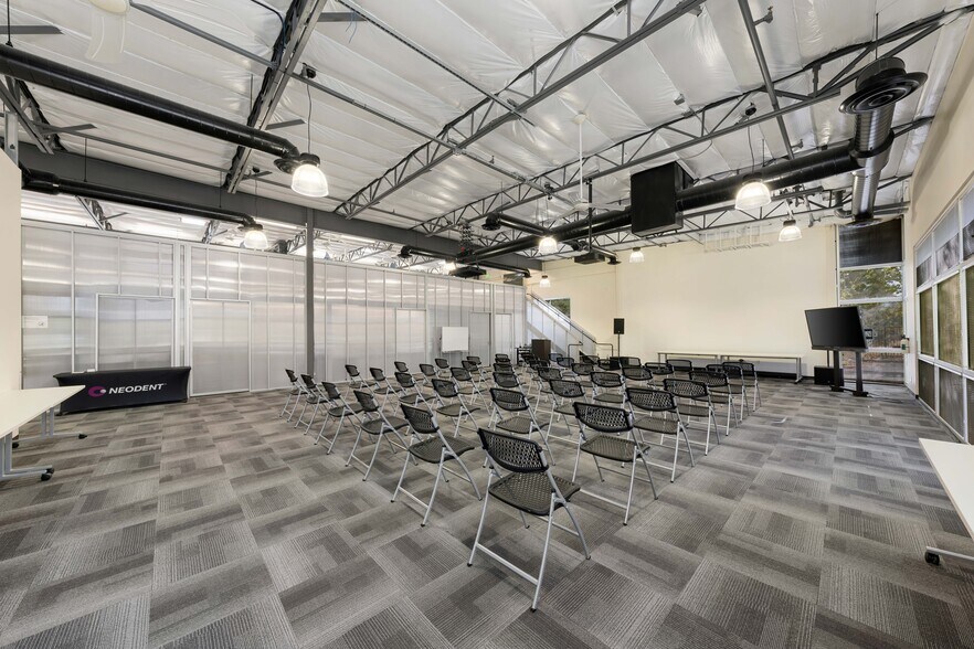 More Photos Of 920 Reserve Dr, Roseville Loft Creative Space For Lease