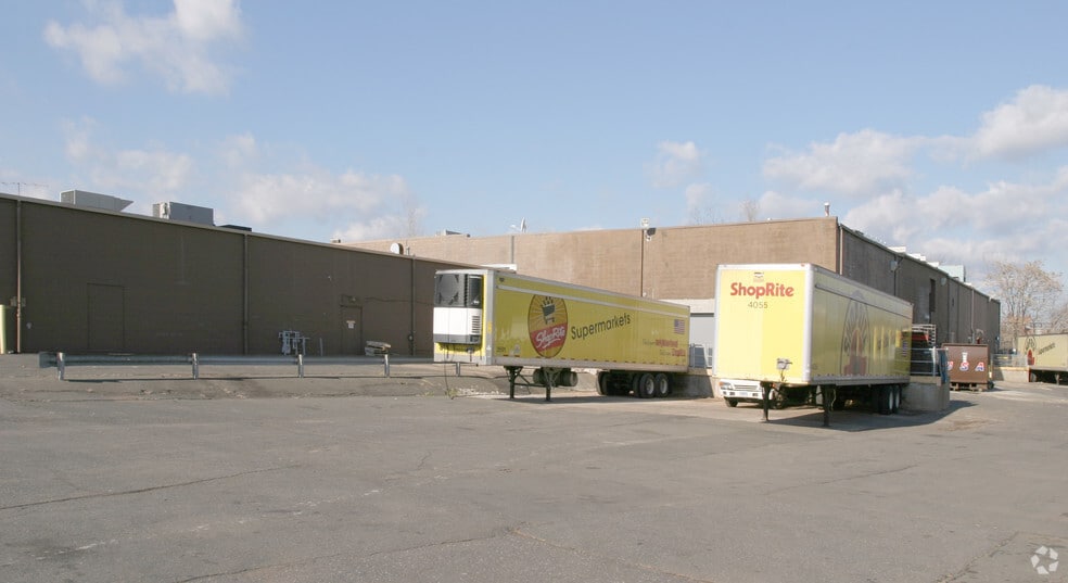 More Photos Of 150-190 Columbus Blvd, New Britain Unknown For Lease