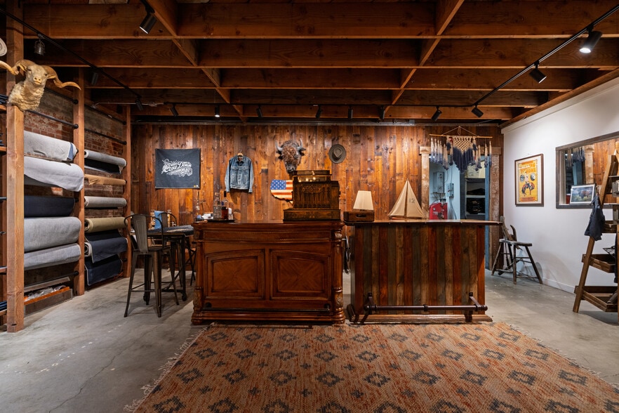 More Photos Of 11018 Washington Blvd, Culver City Storefront For Sale