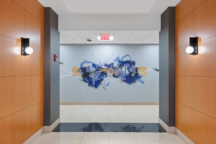 More Photos Of 9550 W Higgins Rd, Rosemont Office For Lease