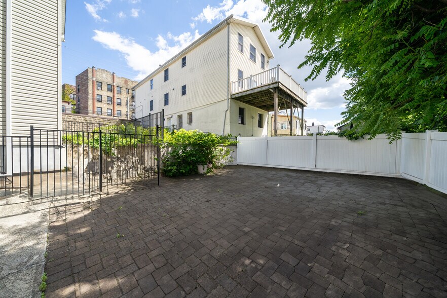 More Photos Of 187 Zabriskie St, Jersey City Apartments For Sale