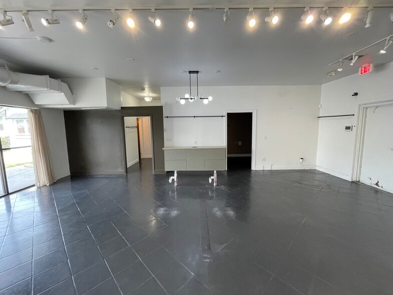 More Photos Of 936 Savannah Hwy, Charleston Freestanding For Lease