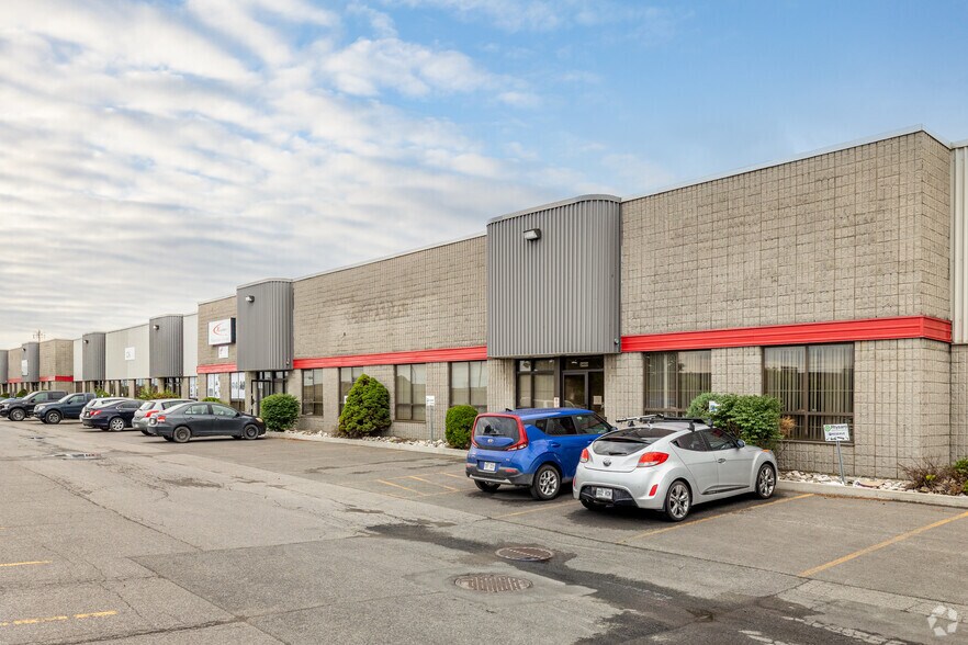 Primary Photo Of 3420-3480 Boul Industriel, Laval Service For Lease