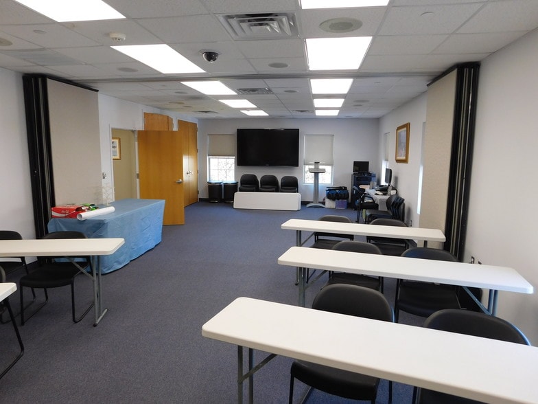 More Photos Of 901 State Rt 23 S, Pompton Plains Office For Lease