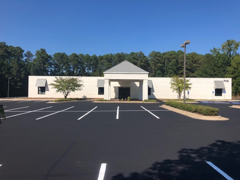 More Photos Of 705 Breedlove Dr, Monroe Medical For Lease