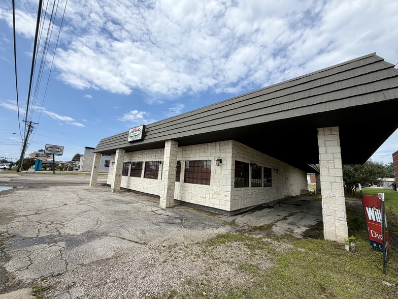 More Photos Of 6106 Wesley St, Greenville Restaurant For Sale