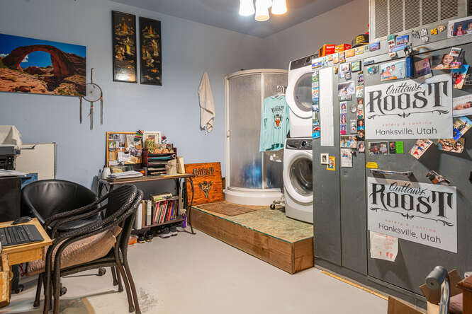 More Photos Of 20N UT-95, Hanksville Restaurant For Sale