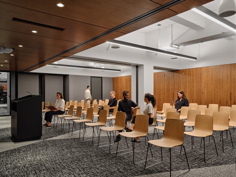 More Photos Of 5670 Wilshire Blvd, Los Angeles Office For Lease