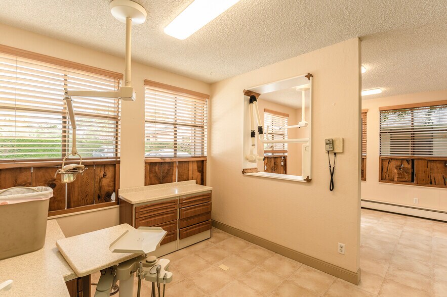 More Photos Of 26535 Carmel Rancho Blvd, Carmel Medical For Lease