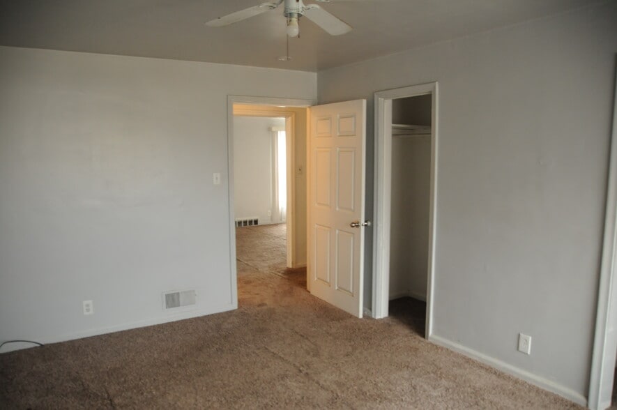 More Photos Of 2770 W 5400 S, Salt Lake City Flex For Sale