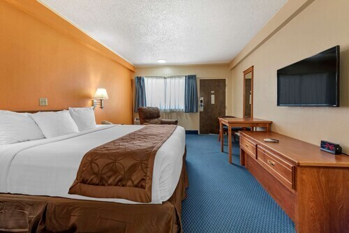 More Photos Of 830 W Highway 24, Goodland Hotel For Sale