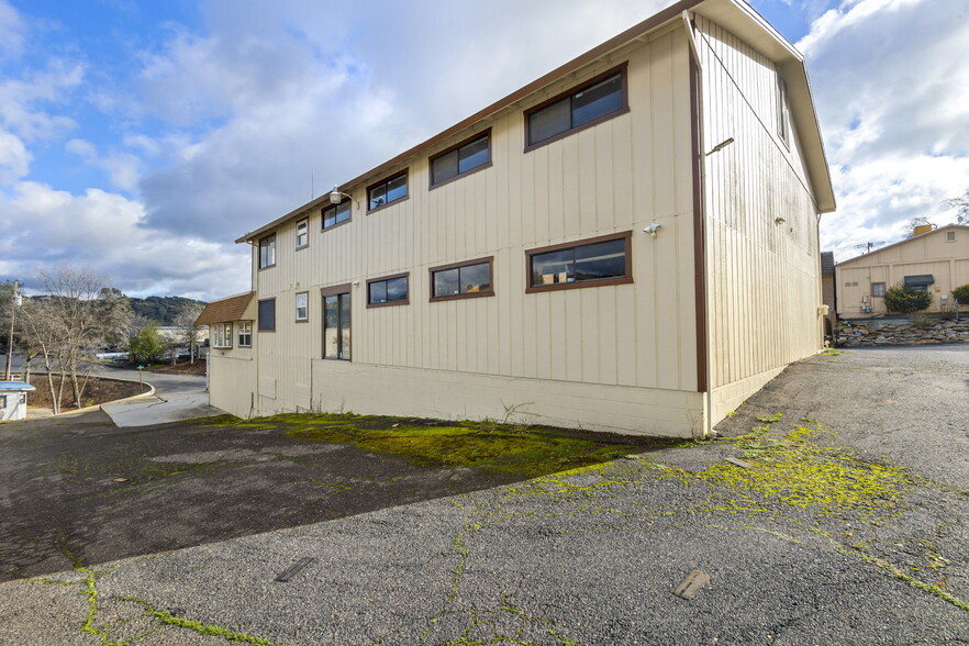 More Photos Of 19478 Village Dr, Sonora Flex For Sale