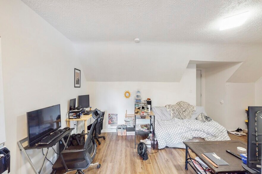 More Photos Of 420 Broadway Ave, McKees Rocks Apartments For Sale