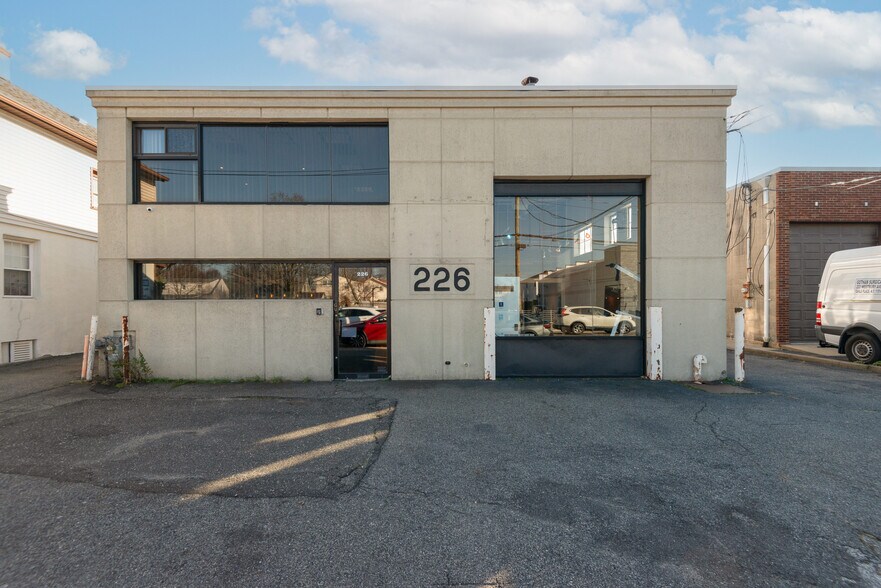 Primary Photo Of 226 Westbury Ave, Carle Place Warehouse For Lease