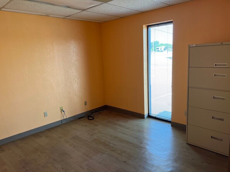 More Photos Of 1190 Explorer St, Duncanville Light Manufacturing For Sale