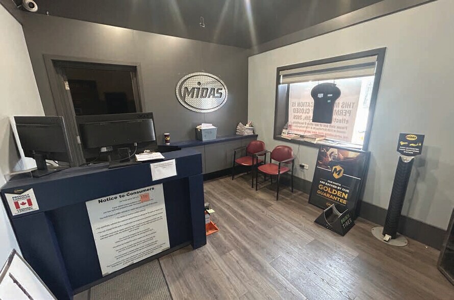 More Photos Of 1075 Notre Dame Av, Winnipeg Auto Repair For Lease