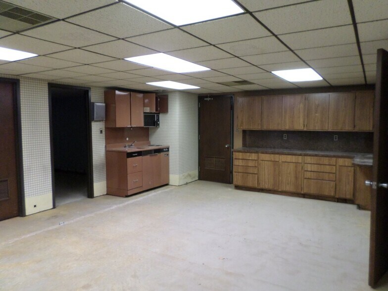 More Photos Of 224 Dunmore St, Throop Bank For Sale