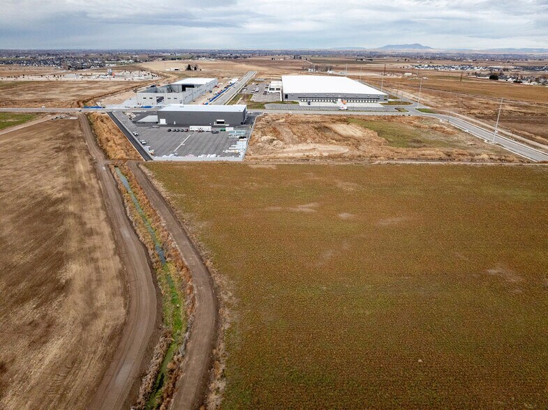 More Photos Of 17540 Midland Blvd, Nampa Unknown For Lease