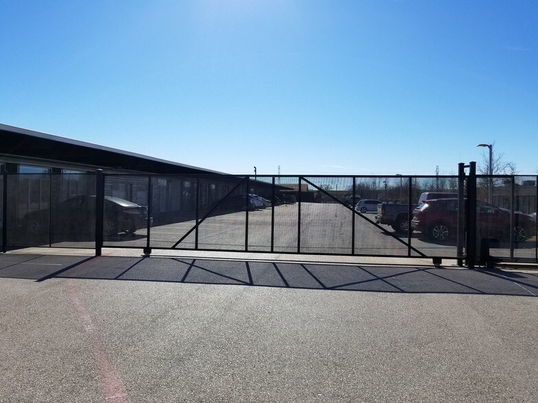 More Photos Of 2001 Irving Blvd, Dallas Research And Development For Sale