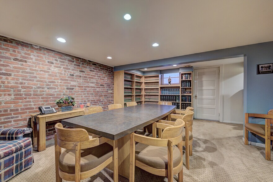 More Photos Of 10 S Prospect St, Verona Office Residential For Sale