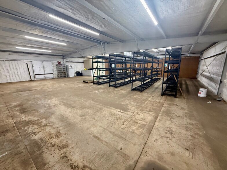 More Photos Of 1622 W Front St, Tyler Industrial For Sale