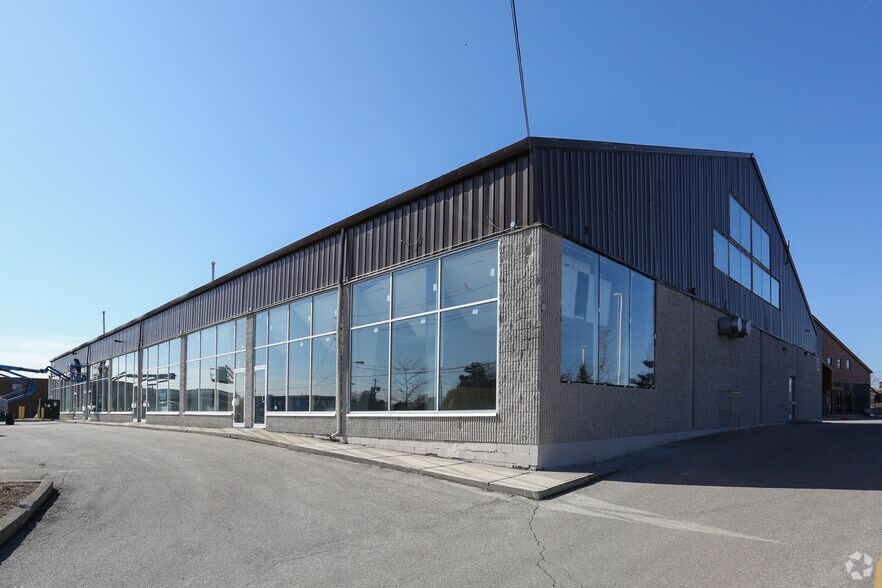 More Photos Of 4100 Chesswood Dr, Toronto Warehouse For Sale