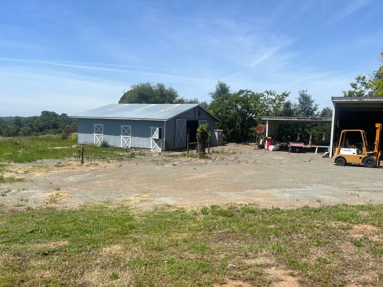 More Photos Of 10580 Dickson Rd, Plymouth Winery Vineyard For Sale