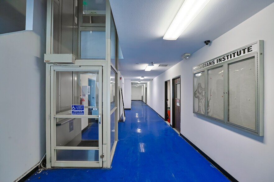 More Photos Of 1532 N Highland Ave, Los Angeles Office For Sale