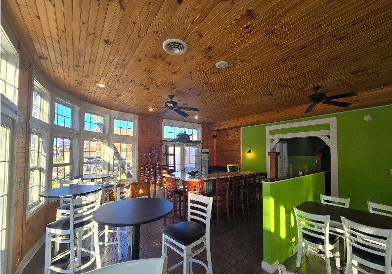 More Photos Of 174 N Washington St, Berkeley Springs Restaurant For Sale