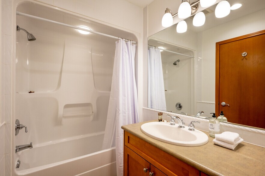 More Photos Of 3012 Alpine Cres, Whistler Hospitality For Sale