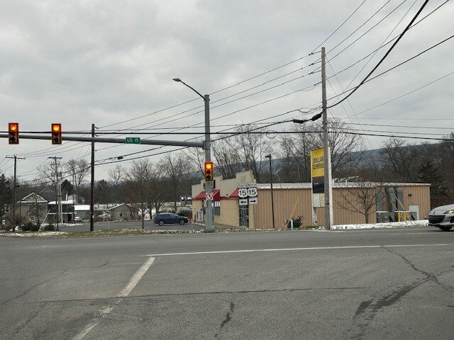 More Photos Of 60 Elimsport Rd, Montgomery Freestanding For Sale