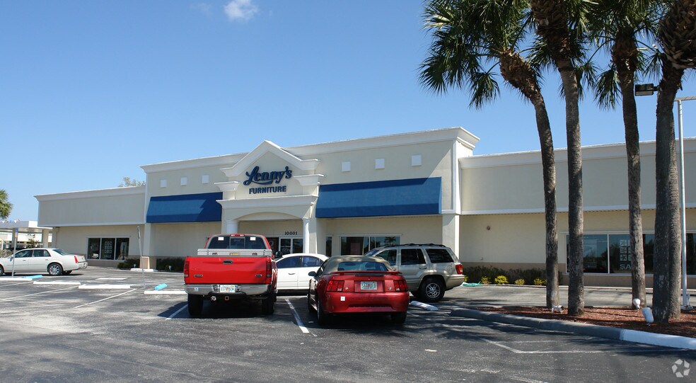 More Photos Of 10001 Tamiami Trl E, Naples Freestanding For Lease