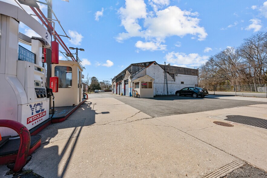 More Photos Of 2815 Montauk Hwy, Brookhaven General Retail For Sale