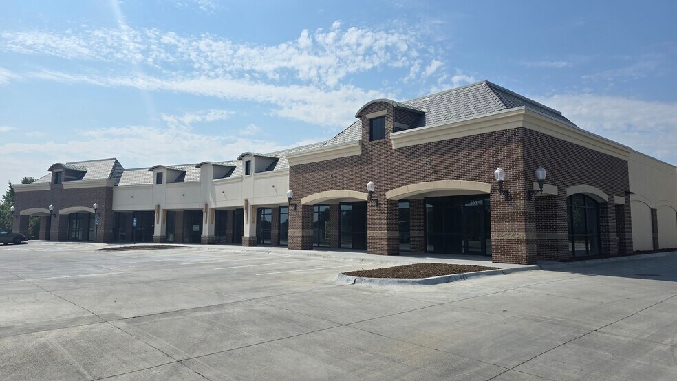 More Photos Of 16510 Bedford Ave, Omaha General Retail For Lease